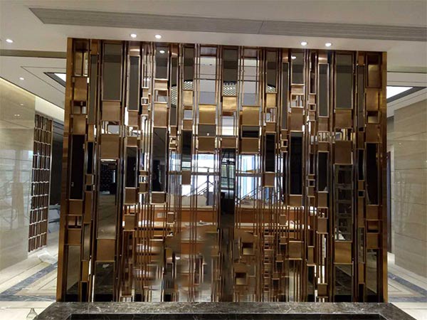 酒店會(huì )所大堂茶色拉絲不銹鋼隔斷屏風(fēng)